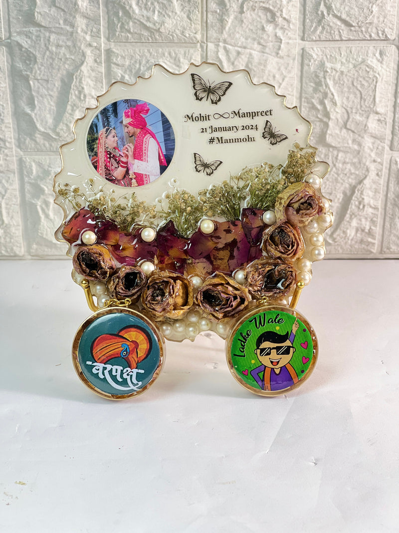 Wedding Memory Preserved in Round Resin Frame