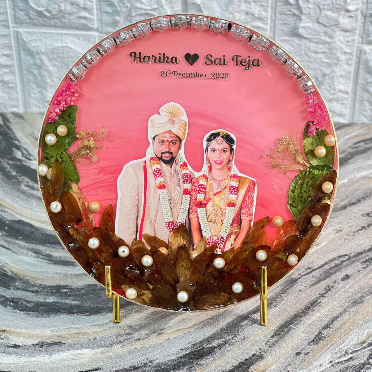 8 inch round varmala preservation table frame with pink base, petal ring