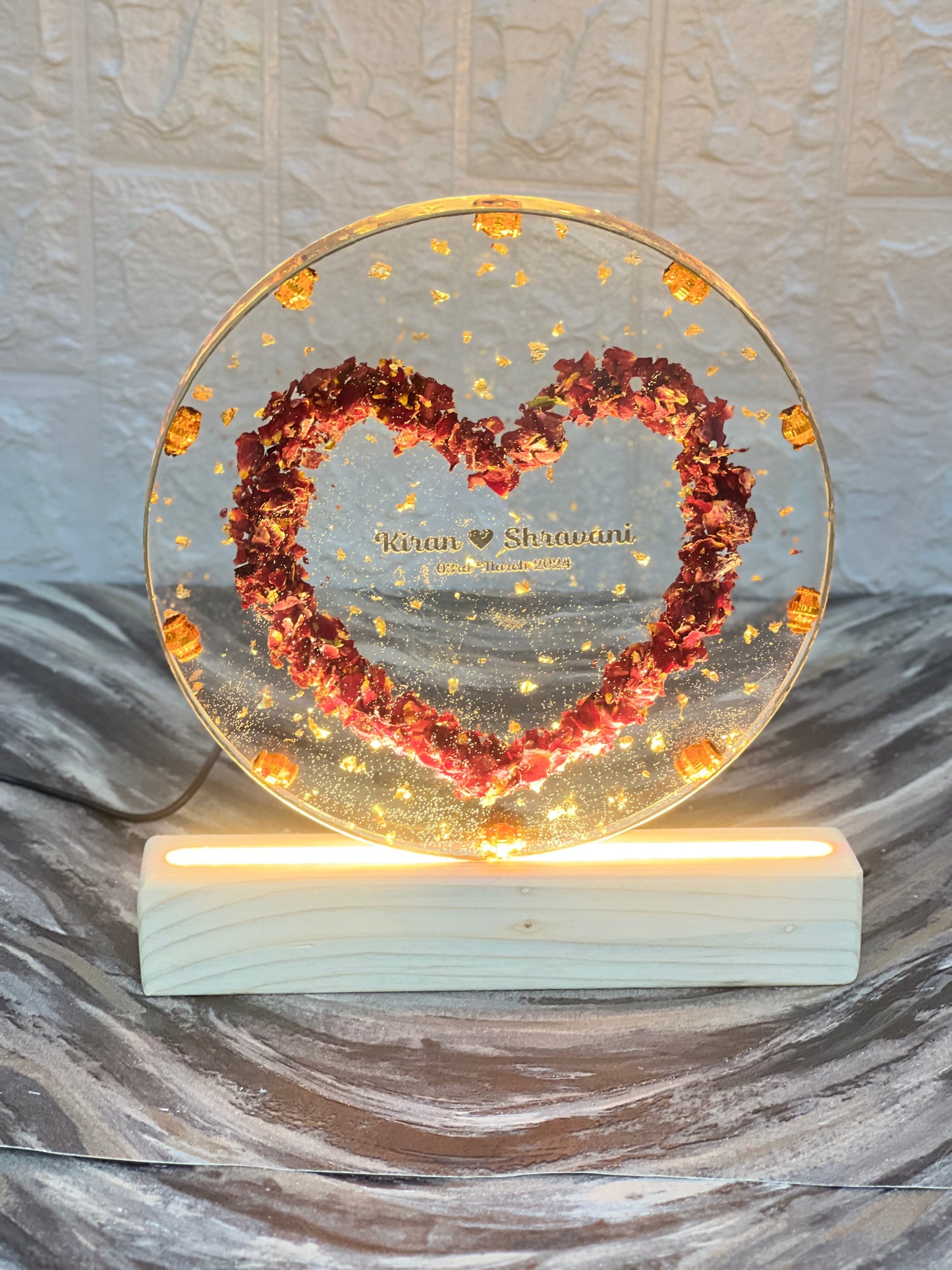 Unique round heart shape led lamp varmala preservation frame