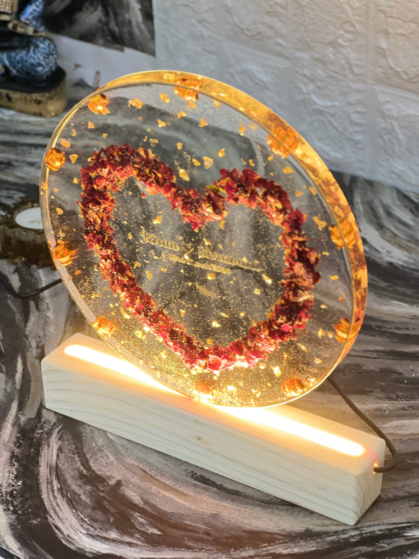 Unique round heart shape led lamp varmala preservation frame