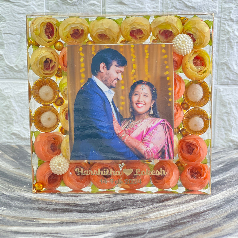 Deep-Casting Artificial Flowers Preservation Frame