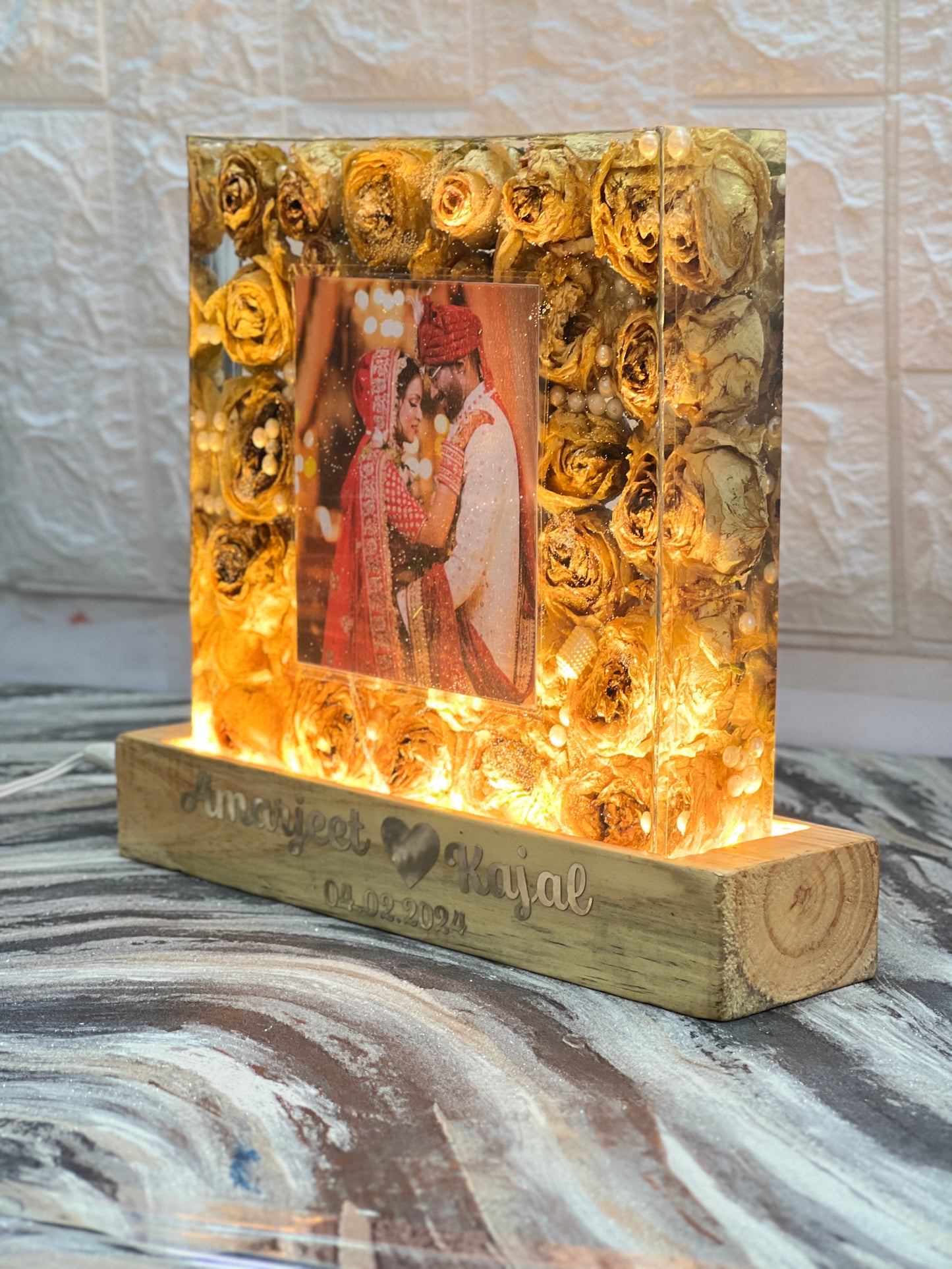 Sqaure block yellow roses varmala preservation lamp