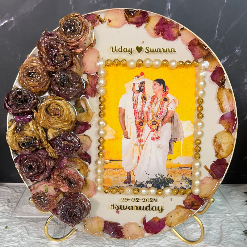 Round Wedding Garland Preservation Frame | Resin Frames
