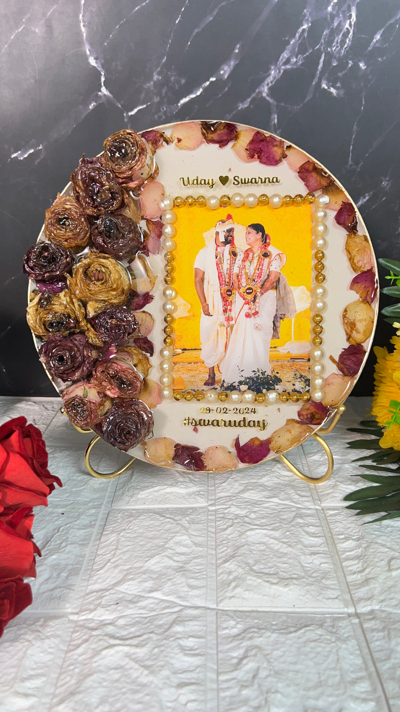 Round Wedding Garland Preservation Frame | Resin Frames