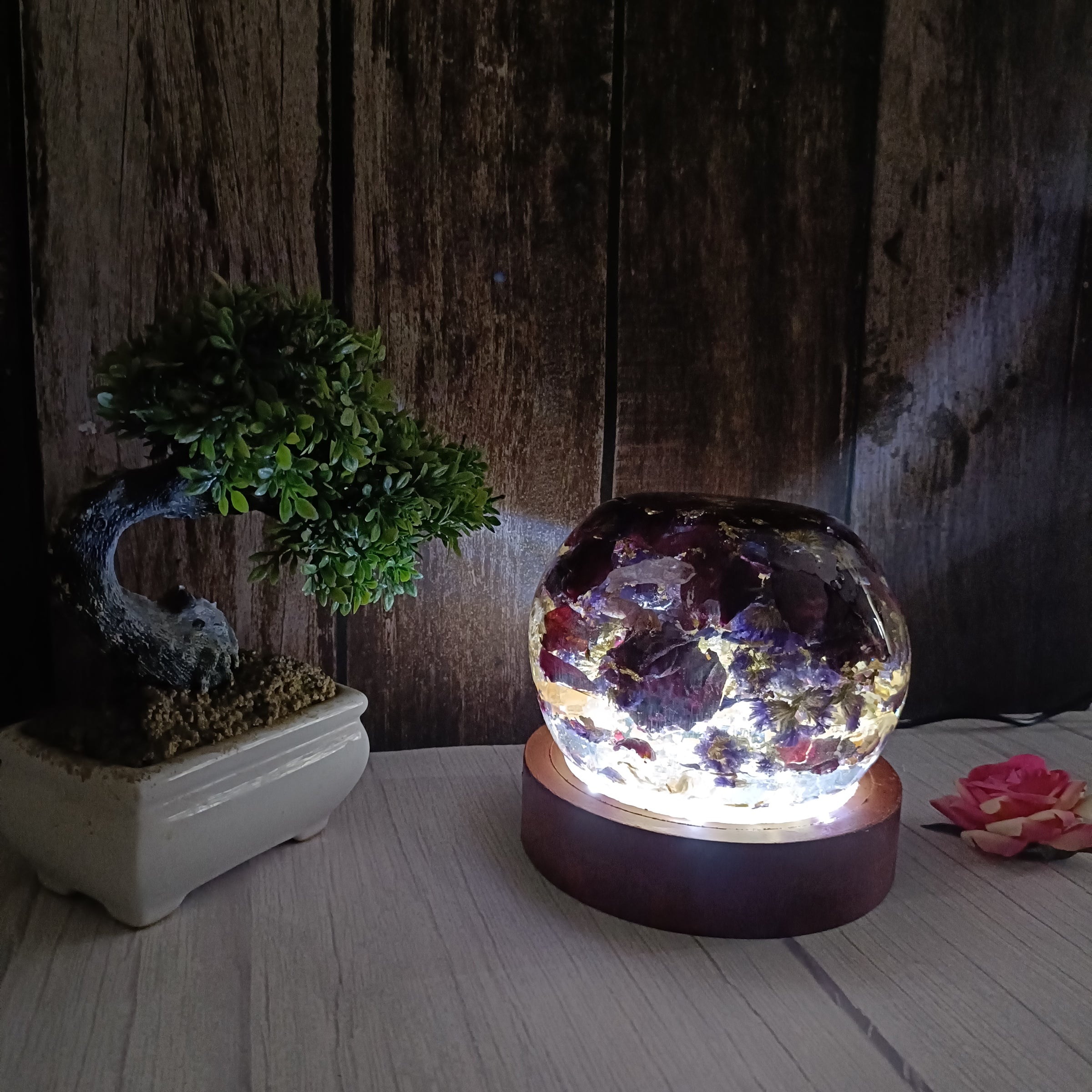 Resin Flower Preservation LED Lamp For Wedding Gift