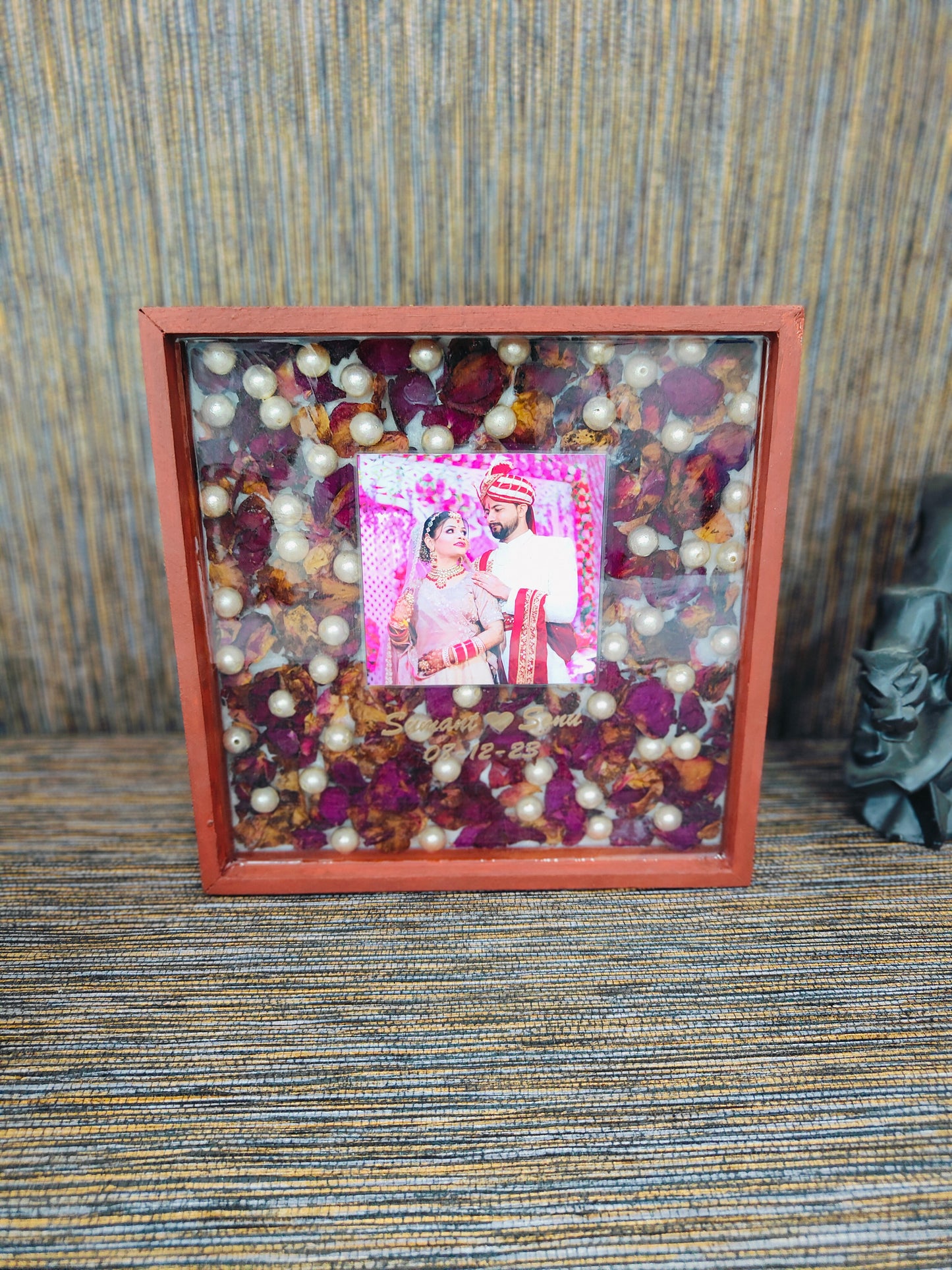 Resin Wedding Garland Preservation in Square Photo Frame | Big-size Pearls Decor with Personalized Wedding Details | Gift for Friends, Brother, Sister, Husband-Wife (10 Inch)