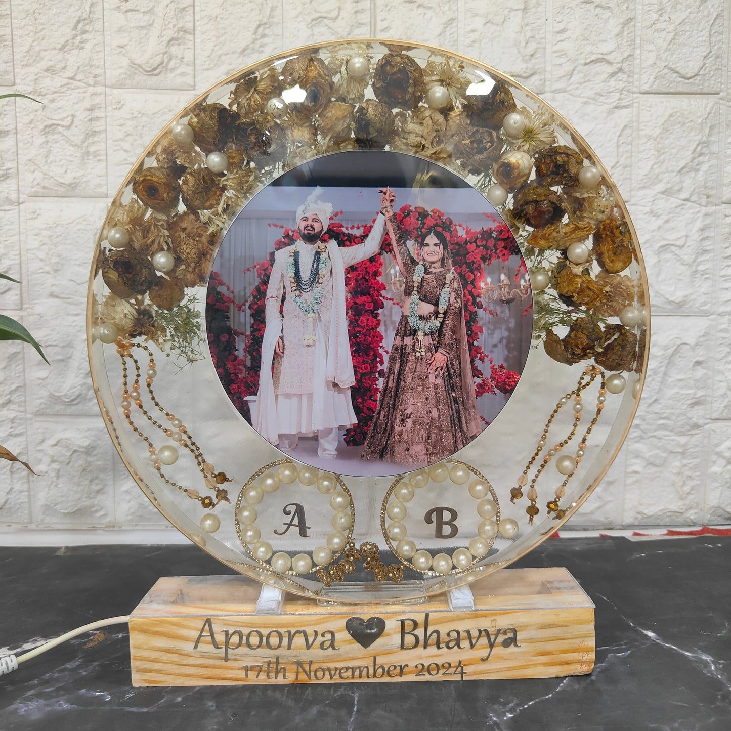 Resin 12inch Round With Couple Photo& Name and Date with LED stand Keleera Peserved with Varmala Preservation