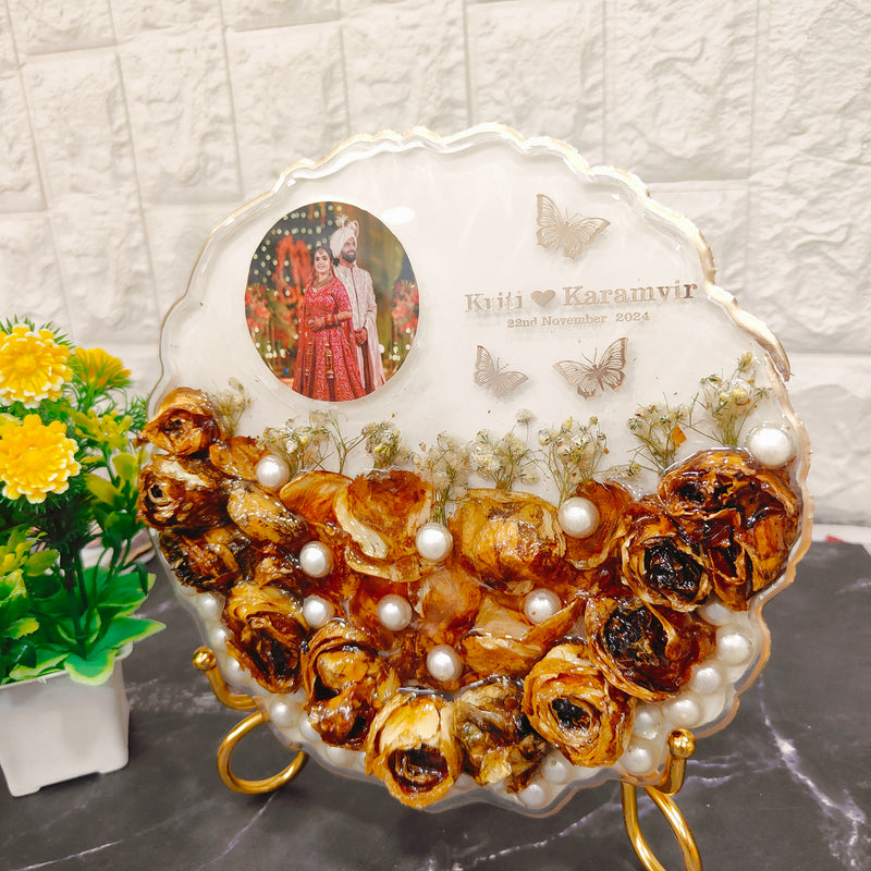 Resin 8inch Curve shape with metal stand and 3D shape flowers with Couple Name and Date with Pearls and Babybreath Preserved in Varmala Preservation