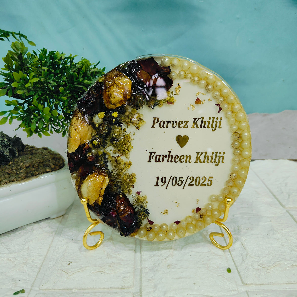 Resin 5inch Round with Half side flowers & Half side Name Date with Pearls border Flowers Preservation