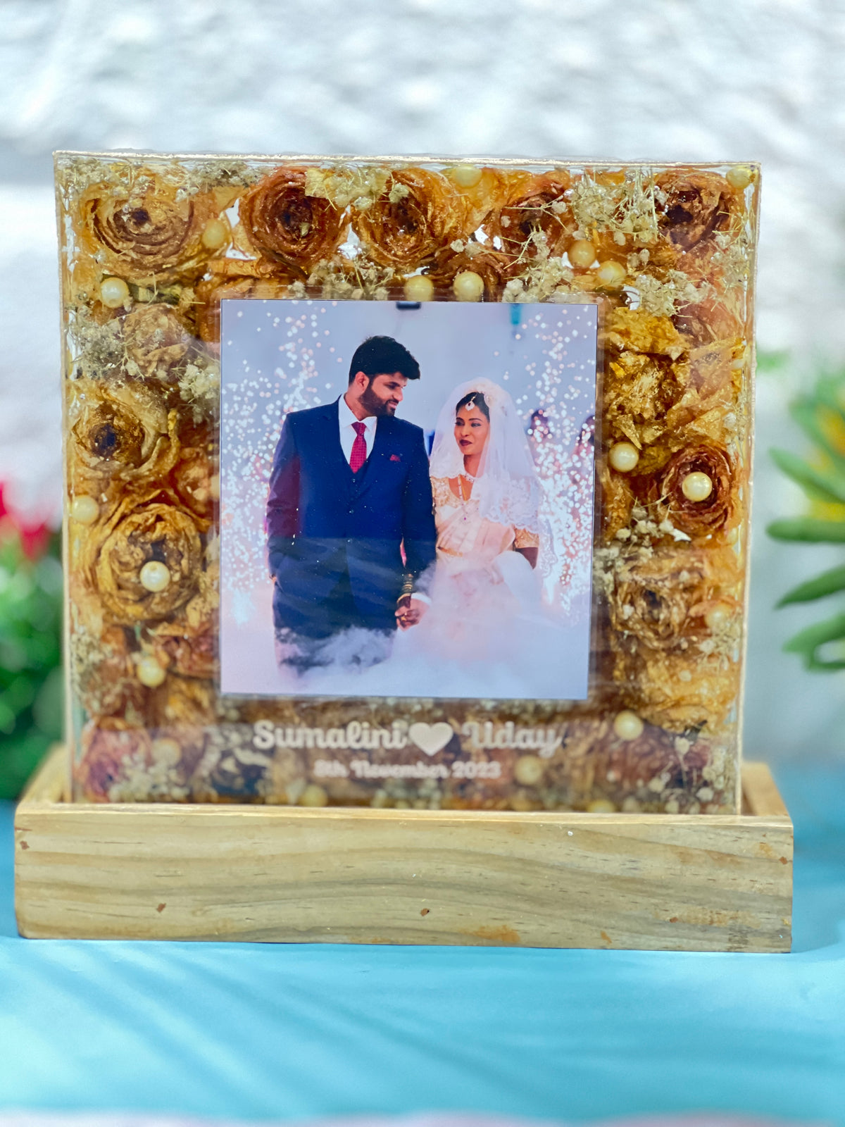 Resin Varmala Preservation Frame with Flowers and Couple Photo