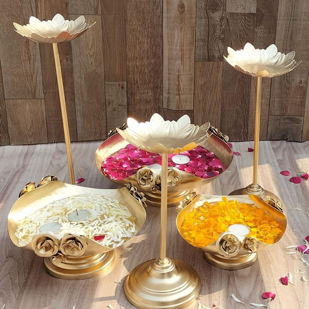 Lovely Rose Urli Bowl Set with 3 Stands for Floating Flower, Festive Decor Set of 6 (Golden)