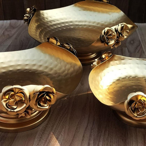 Lovely Rose Urli Bowl Set with 3 Stands for Floating Flower, Festive Decor Set of 6 (Golden)
