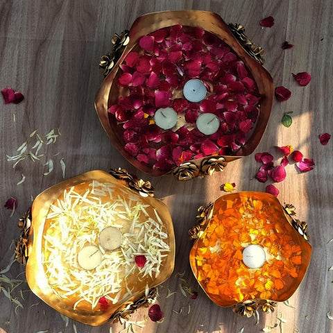 Lovely Rose Urli Bowl Set with 3 Stands for Floating Flower, Festive Decor Set of 6 (Golden)