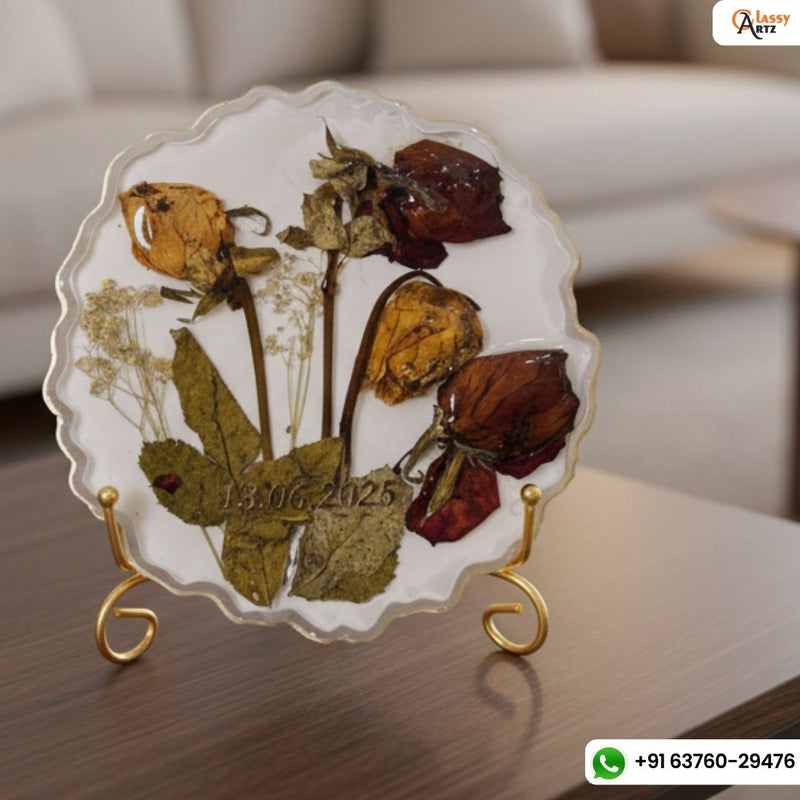 Resin 6inch round curve shape with 4 flowers & white base Flowers Preservation