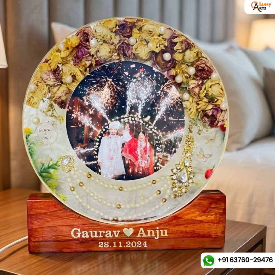 Wedding Couple Photo & Garland Preservation (12-Inches)