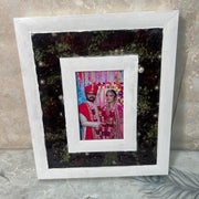 Photo changeable vermala preservation frame with hooks