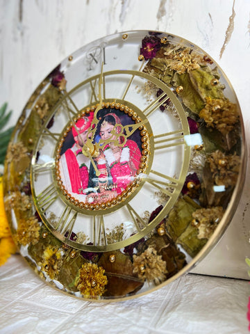12-Inches Resin Wall Clock with Preserved Wedding Flowers