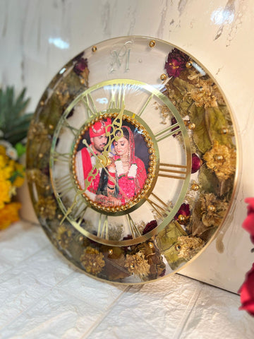 12-Inches Resin Wall Clock with Preserved Wedding Flowers