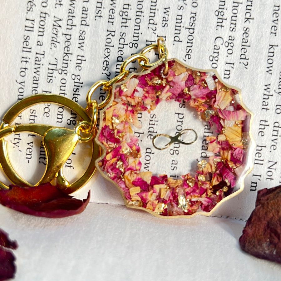 Resin 5 Combo (Planter, Two Keychain, Two Bracelets ) | Bouquet Preservation in Resin