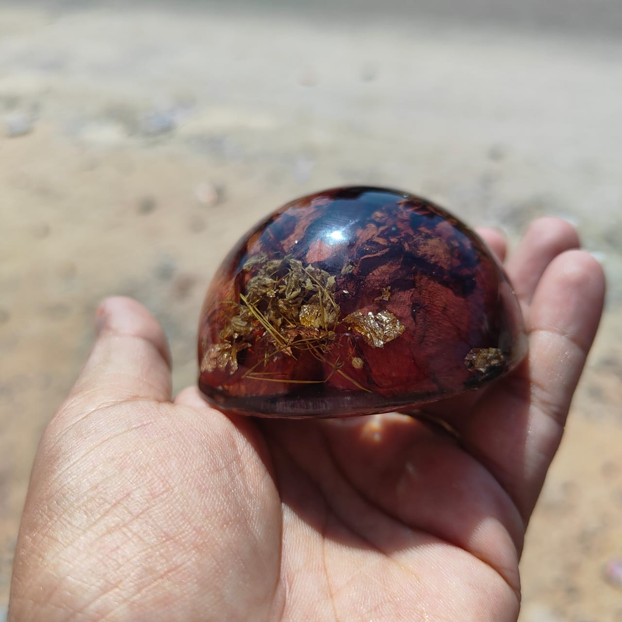 Resin Round-Shaped Flower Paperweight