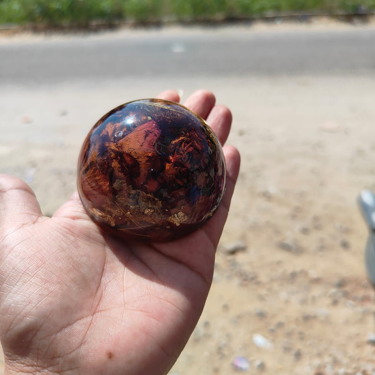 Resin Round-Shaped Flower Paperweight