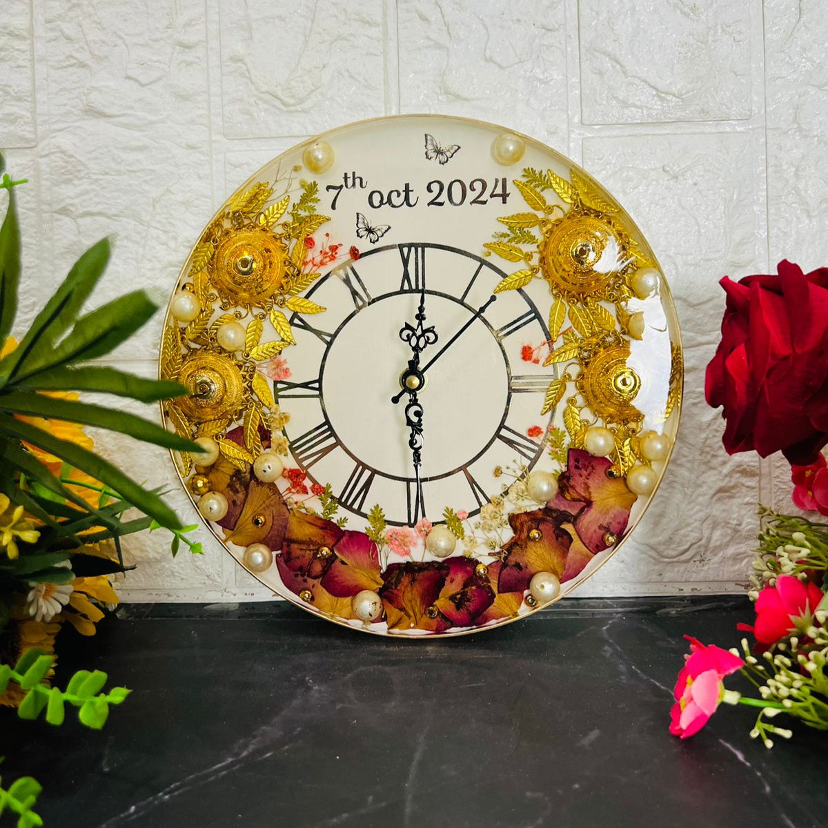 Round-Shaped Wedding Memories Preservation Resin Clock (8-Inches)
