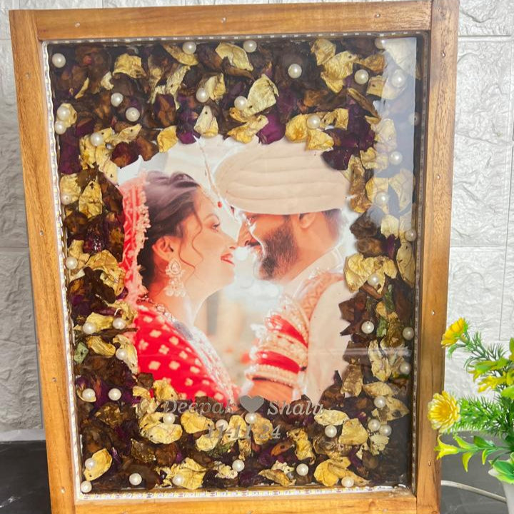 Resin Varmala Preservation in Wooden LED Frame (12 by 15-Inches)