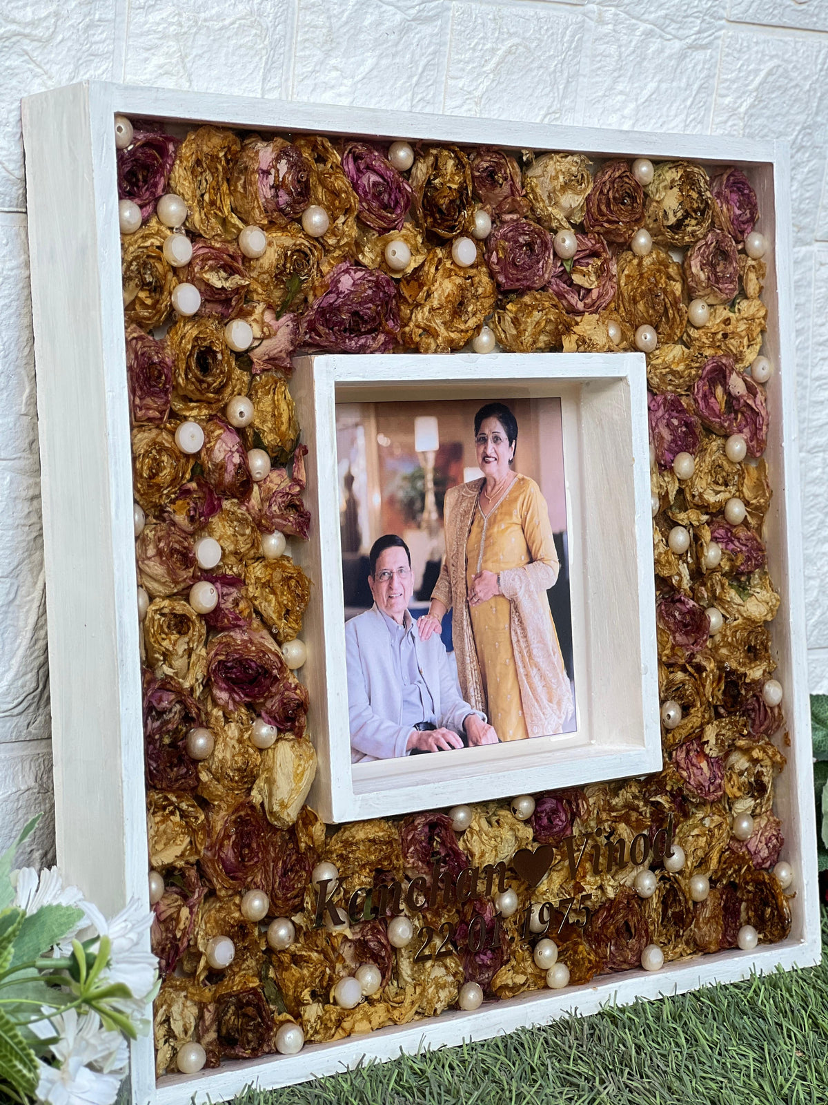 14 Inches Dual Wooden Frame with Preserved Wedding Jaymala