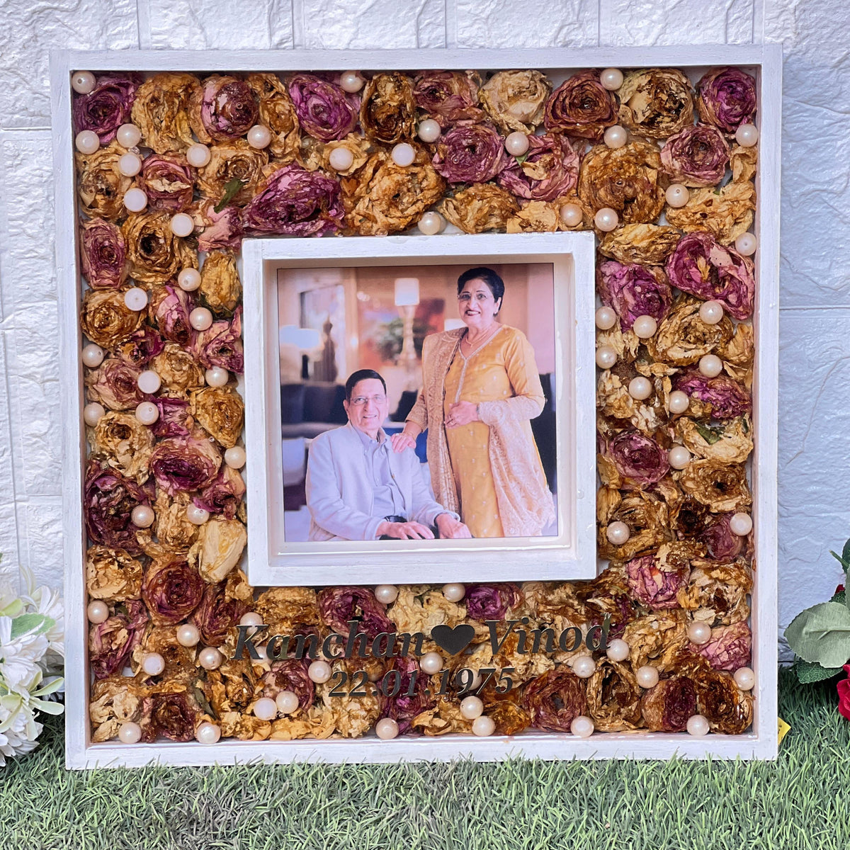 14 Inches Dual Wooden Frame with Preserved Wedding Jaymala