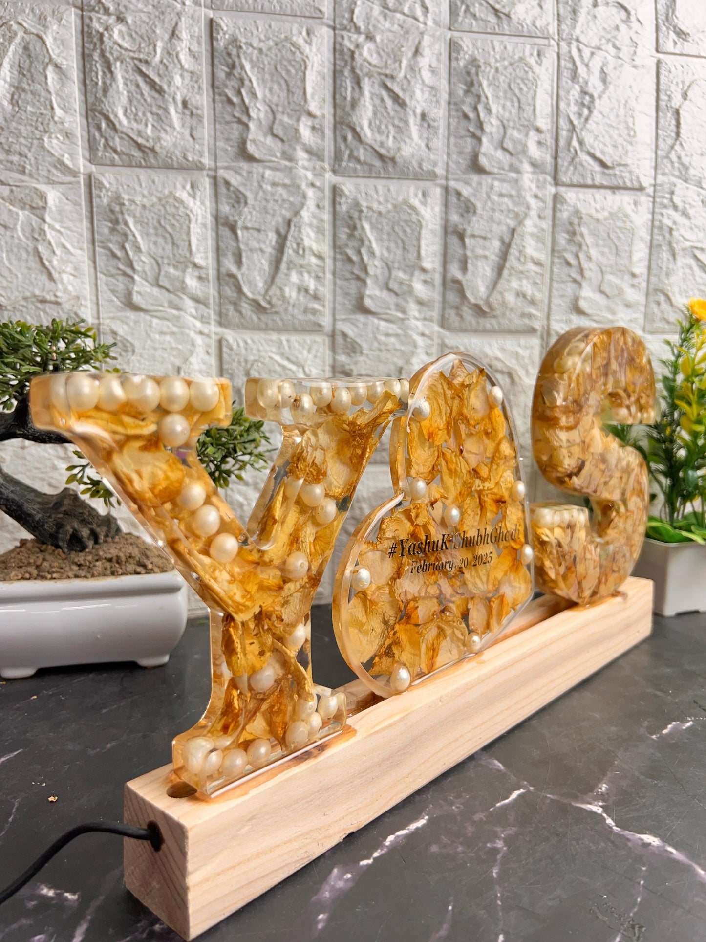 Resin 6inch name intial with LED lamp & couple Date Varmala Preservation