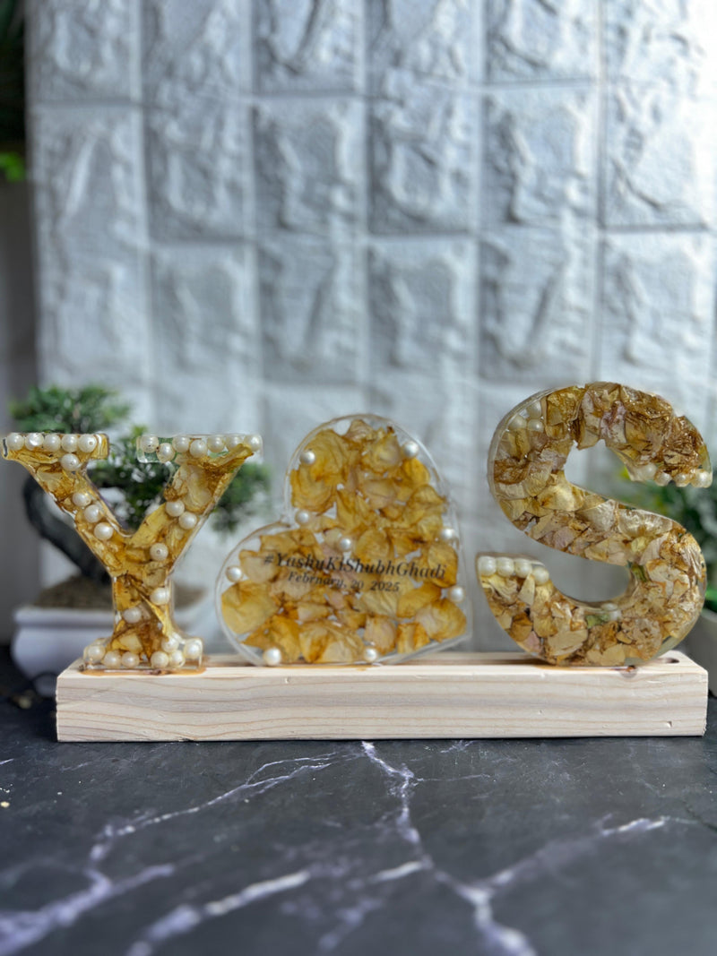 Resin 6inch name intial with LED lamp & couple Date Varmala Preservation