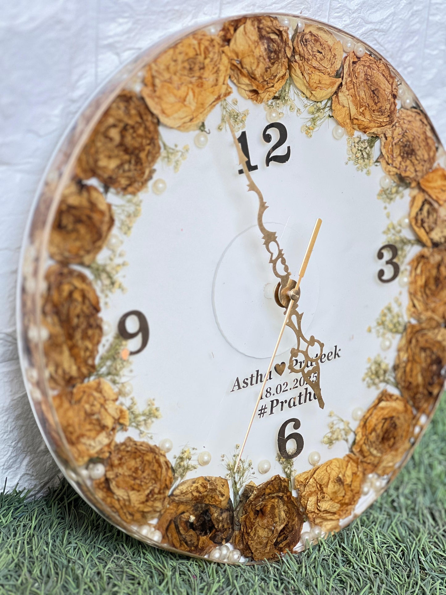 Resin 12inch round clock (4 roman number & name date) Varmala Preservation
