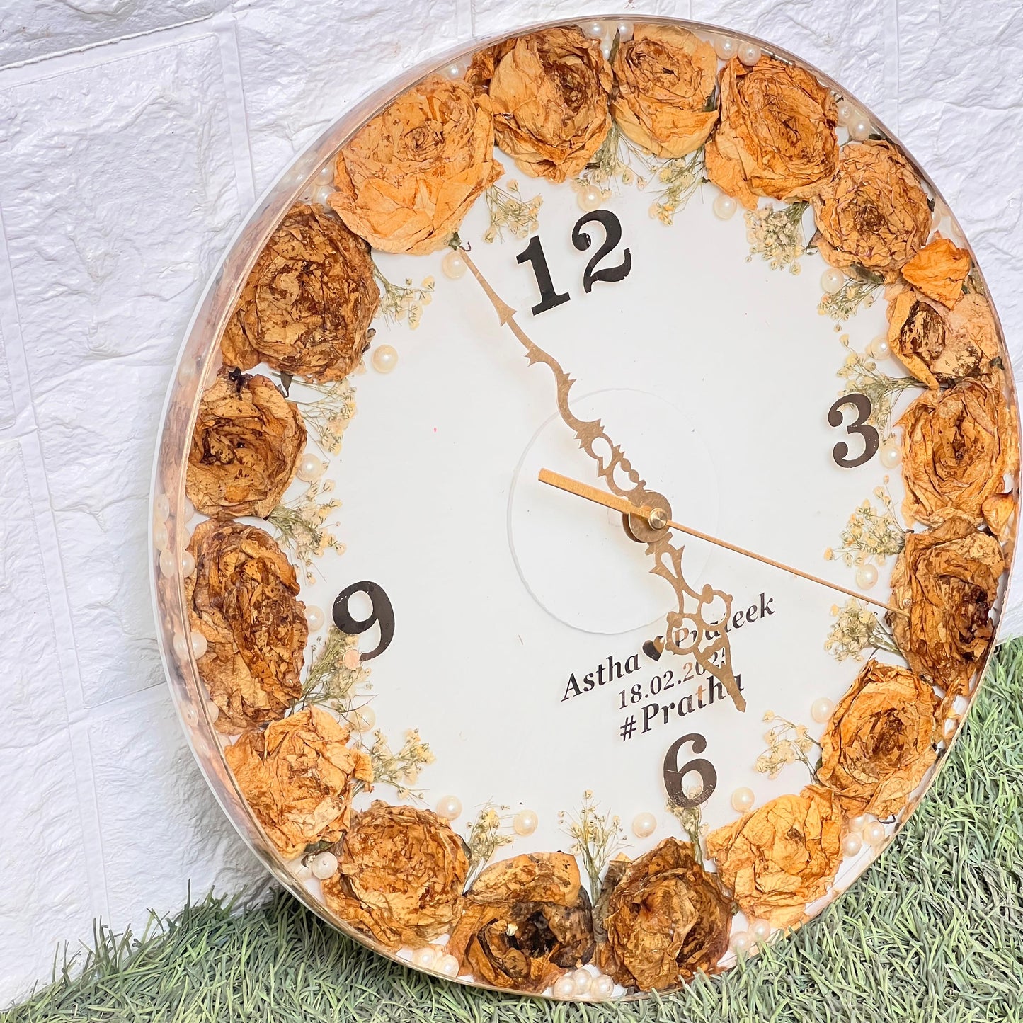 Resin 12inch round clock (4 roman number & name date) Varmala Preservation