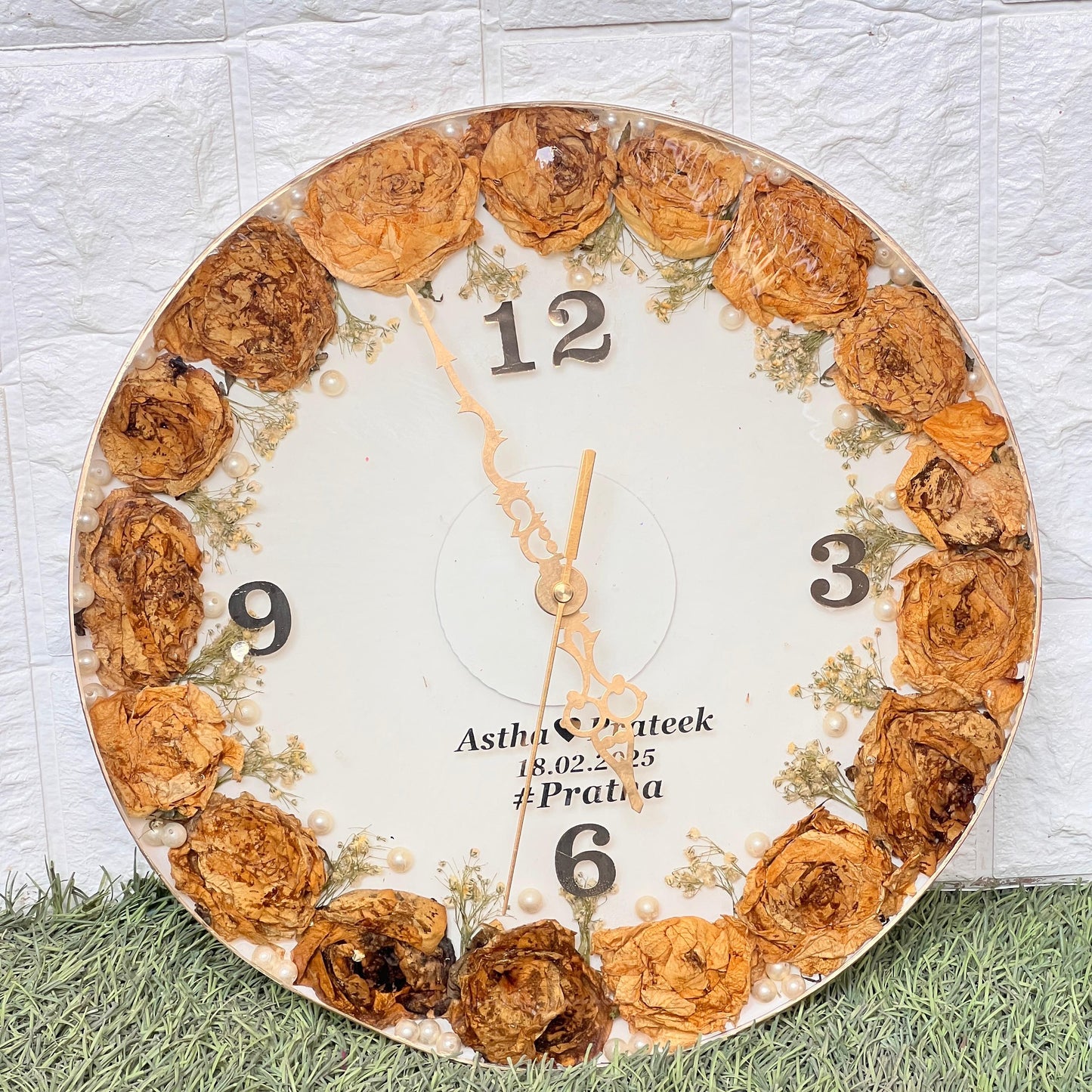 Resin 12inch round clock (4 roman number & name date) Varmala Preservation