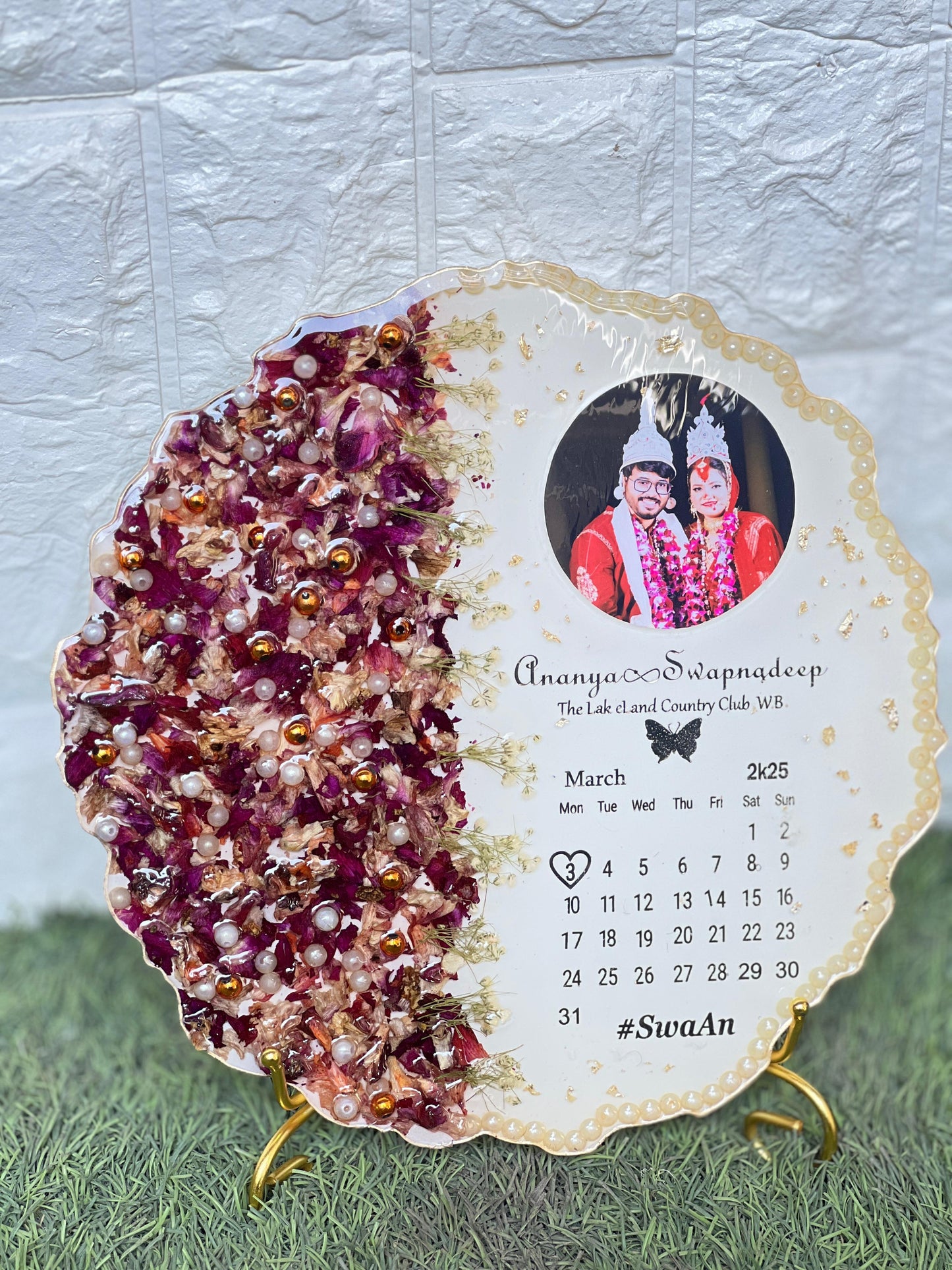 Resin 10 inch Round curve shape with name date & photo & metal stand  with calendar  Varmala Preservation