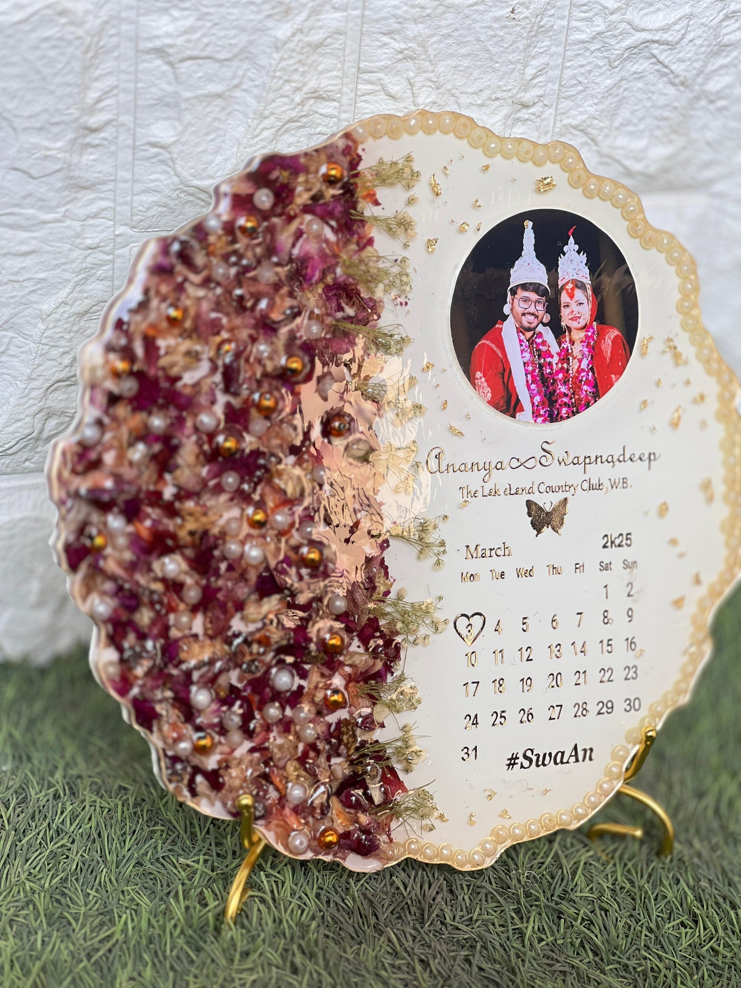 Resin 10 inch Round curve shape with name date & photo & metal stand  with calendar  Varmala Preservation