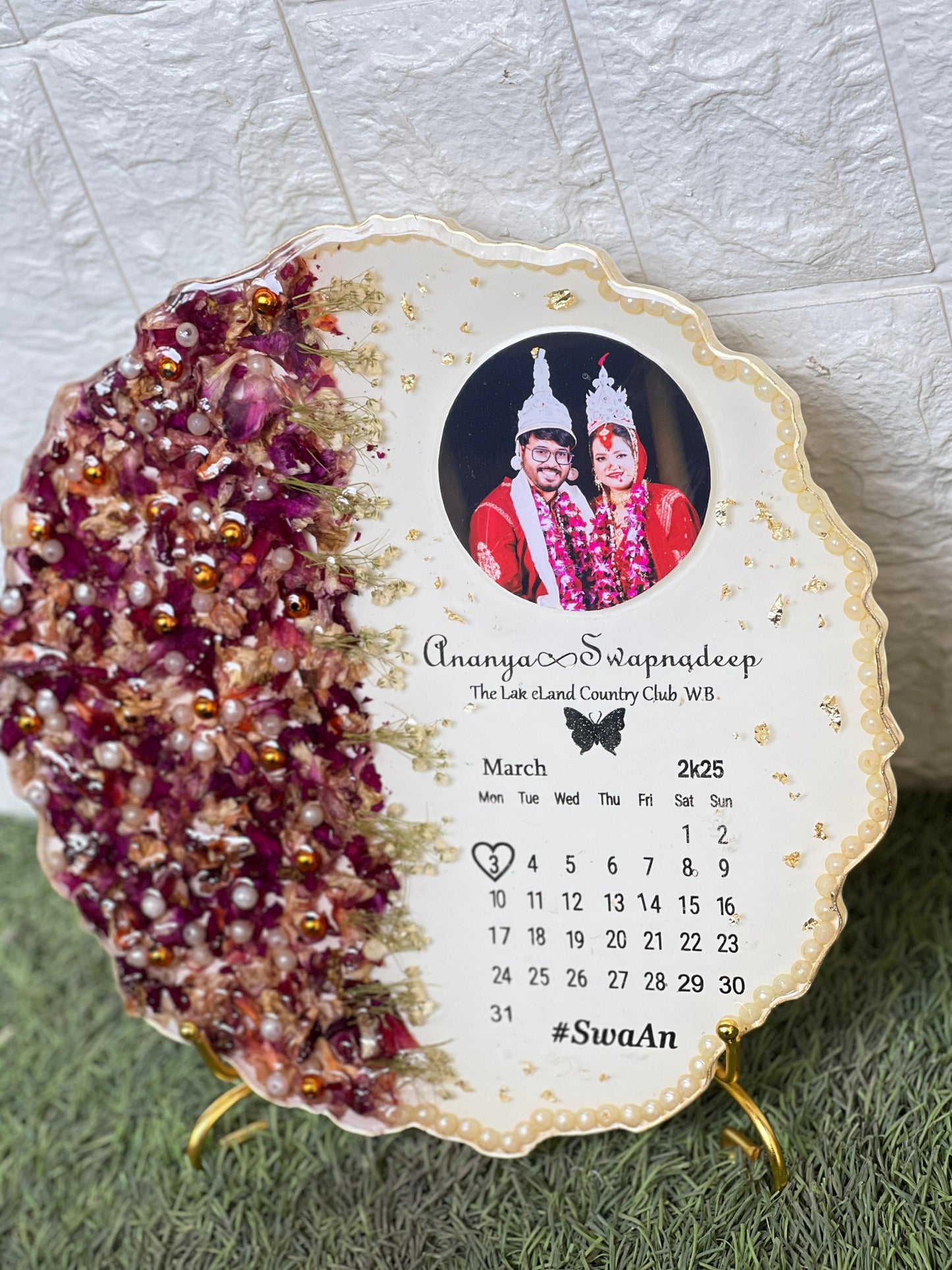Resin 10 inch Round curve shape with name date & photo & metal stand  with calendar  Varmala Preservation