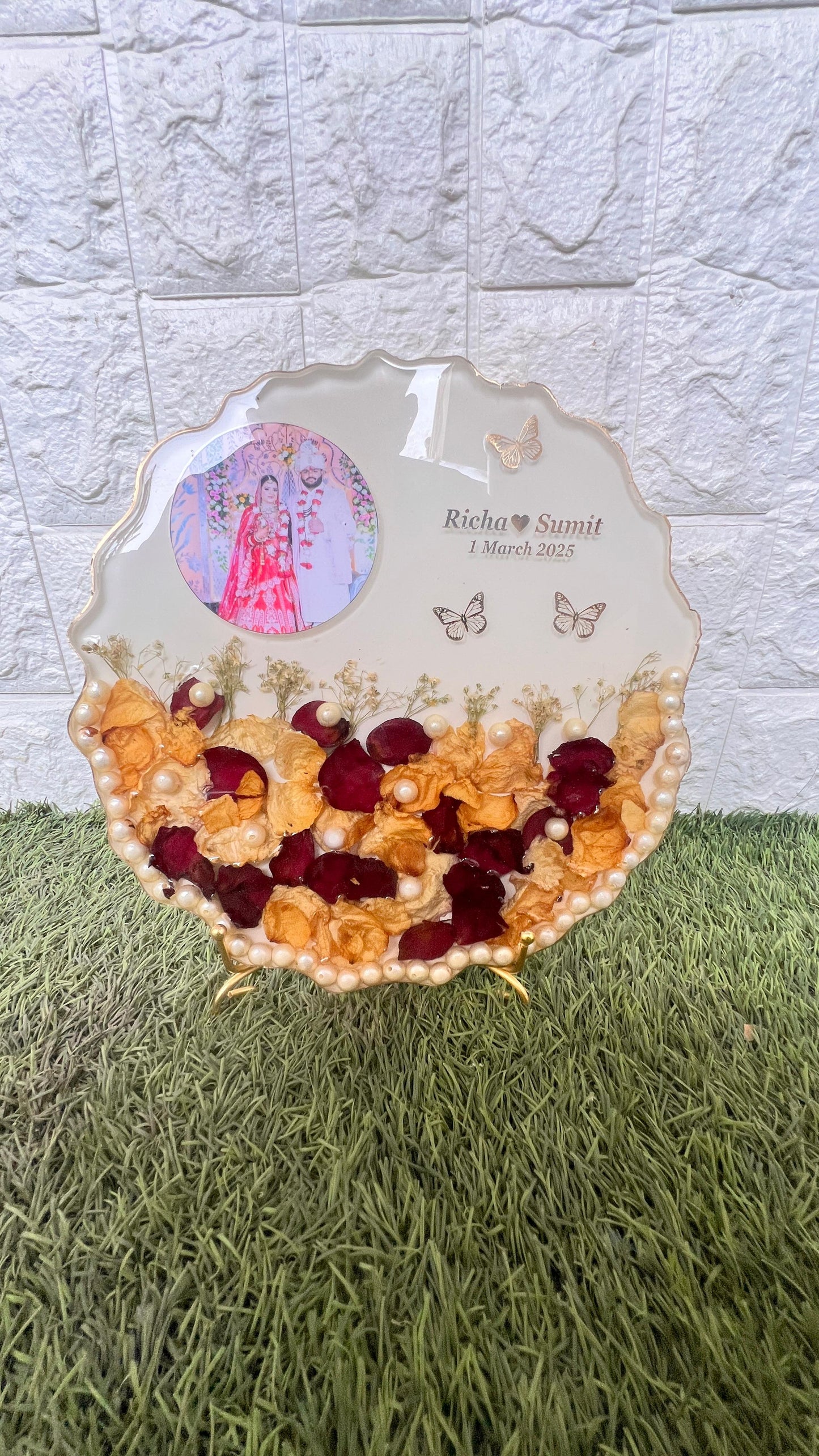 Resin 8inch curve Round shape with couple photo & Name Date Varmala Preservation