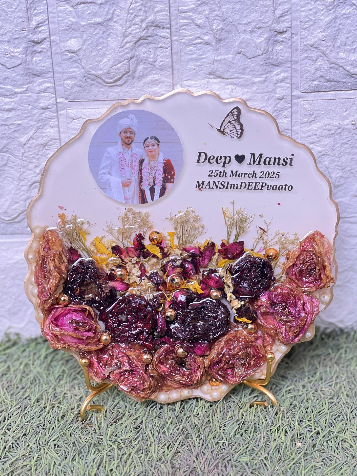 Varmala Preservation resin round photo frame / Flowers Preservation for Life time