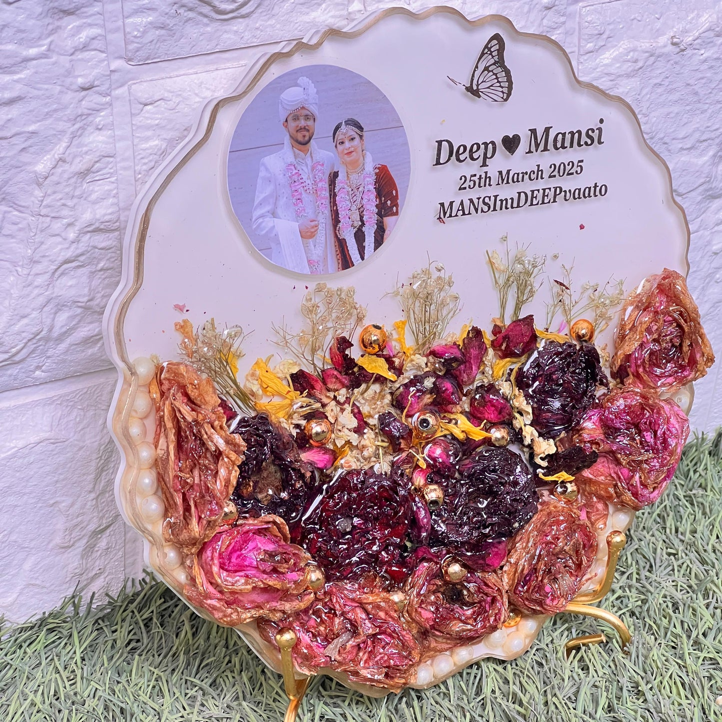 Varmala Preservation resin round photo frame / Flowers Preservation for Life time