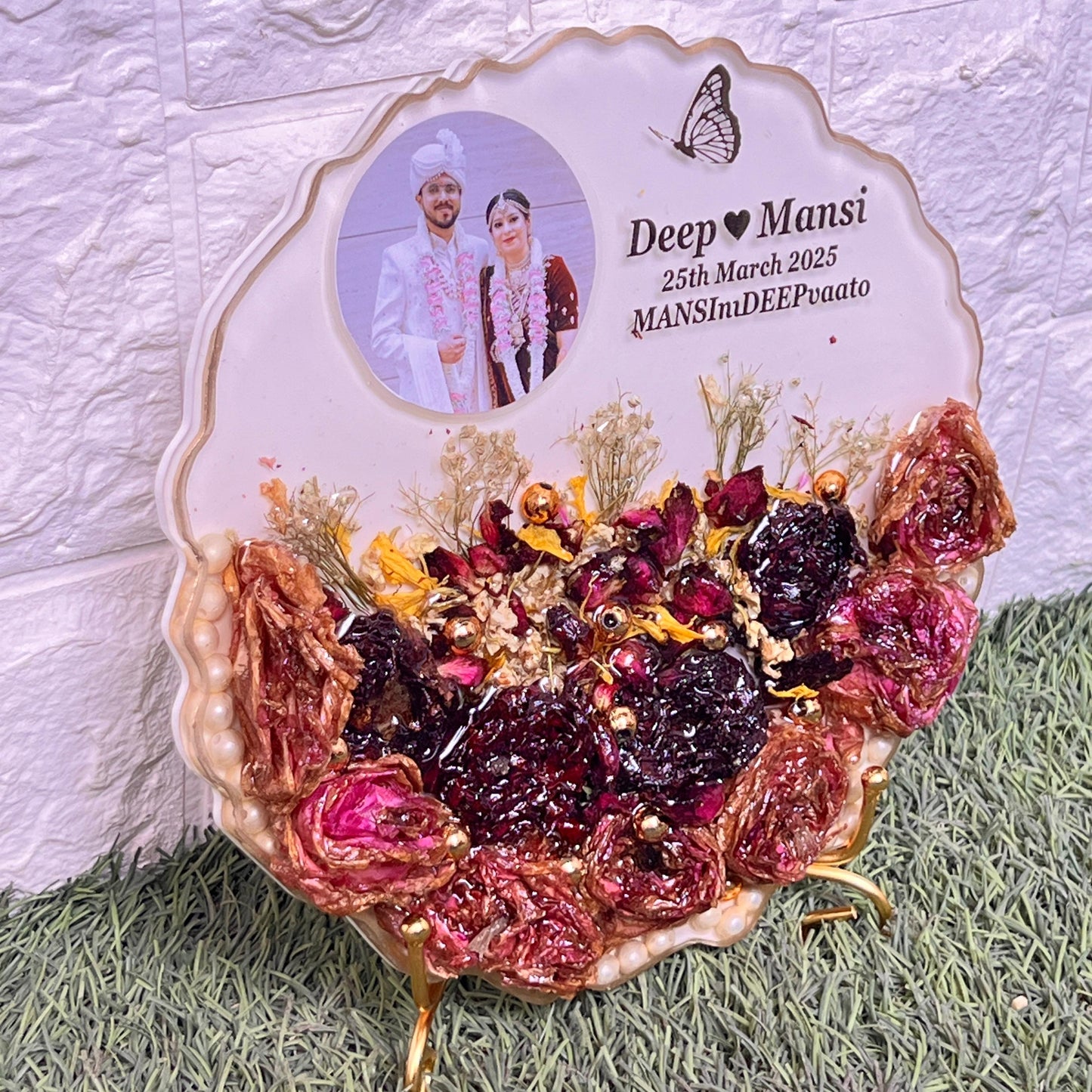Varmala Preservation resin round photo frame / Flowers Preservation for Life time