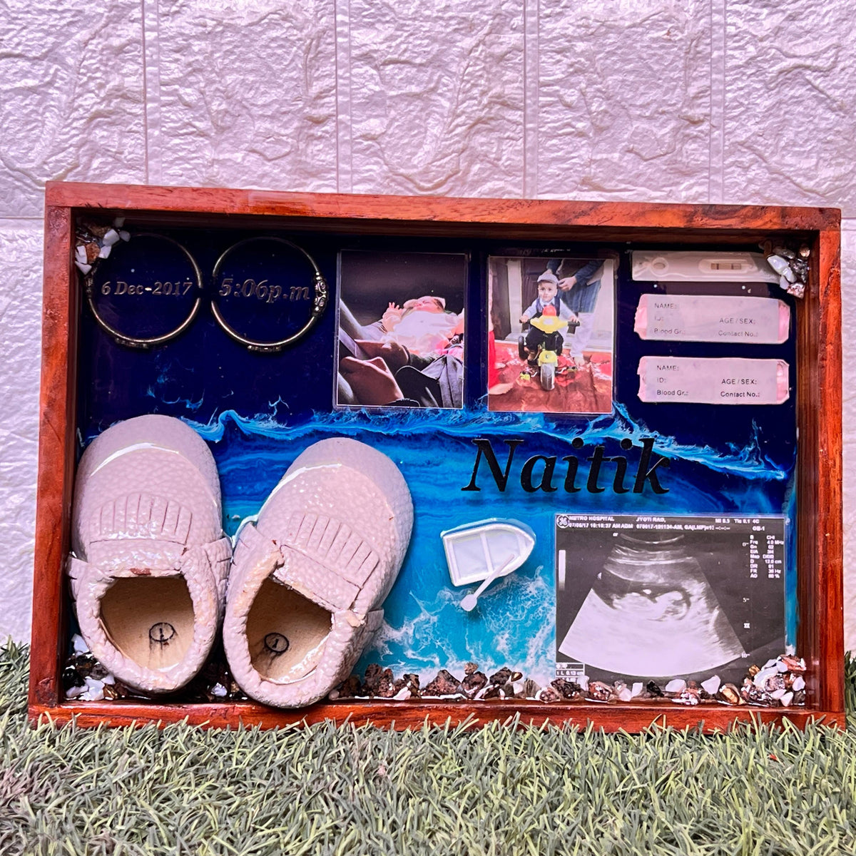 Resin 8 by 12inch wooden frame with Baby keepshape with All Stuf Keepshape Preservation
