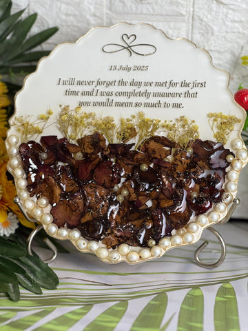 Resin 8inch vurve shape with flowers & pearls border with Content Flowers Preservation