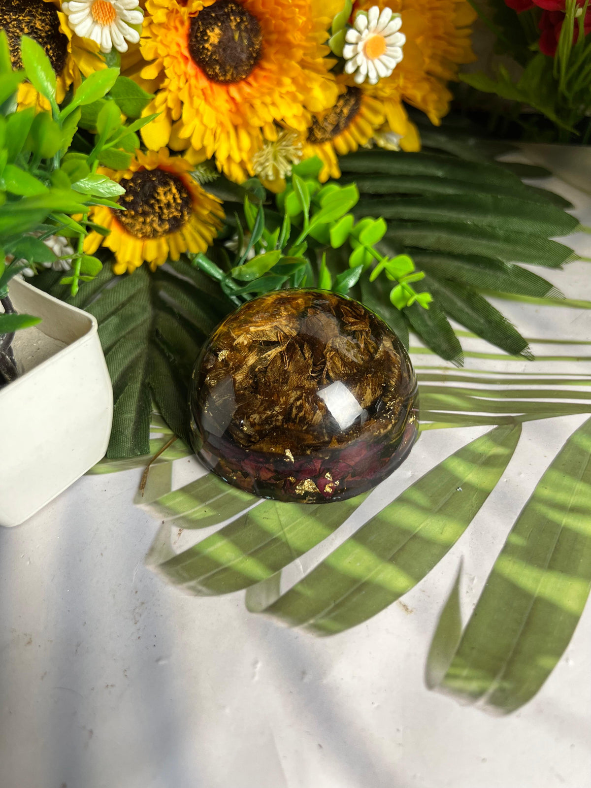Resin Paper weight with Lotus Flowers & Red rose Petals Flowers Preservation