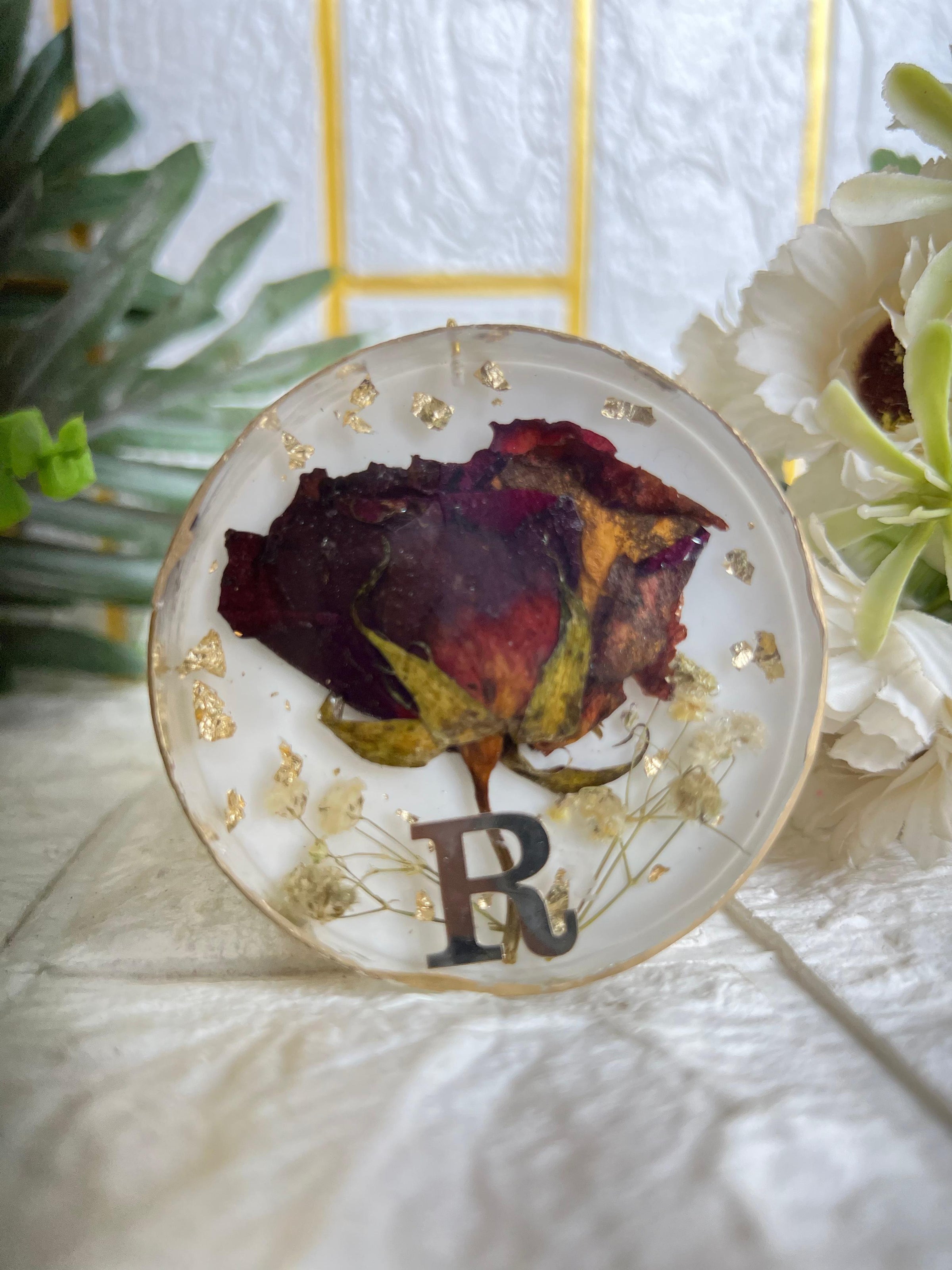 Resin 3inch round Bag charm with R written Single Rose Flowers Preservation