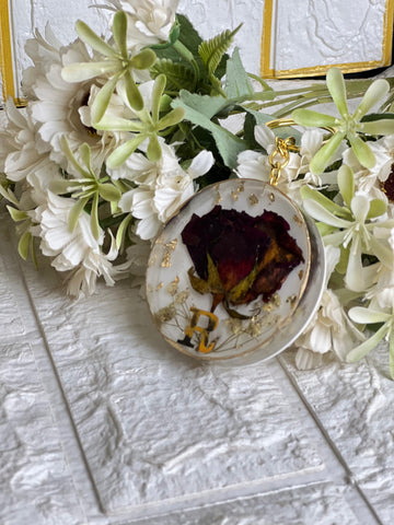 Resin 3inch round Bag charm with R written Single Rose Flowers Preservation