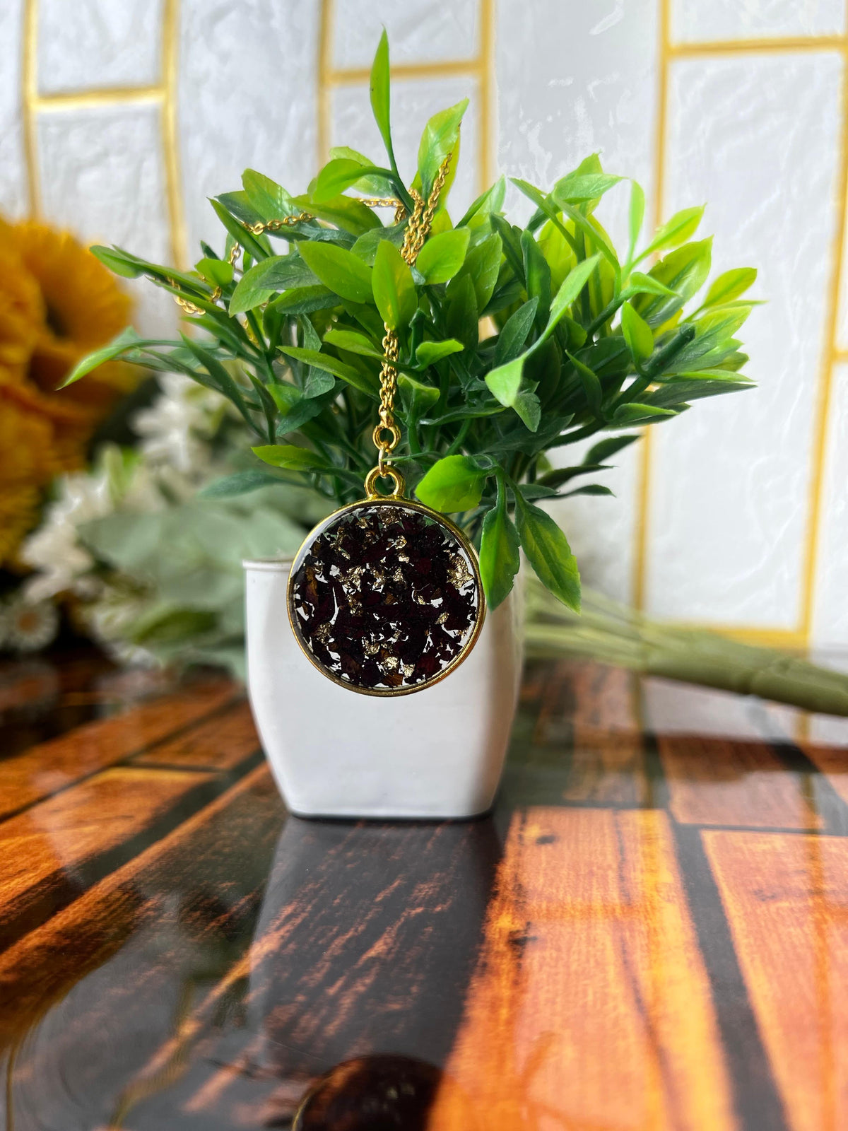 Resin Round Shape Golden Colour Pendent with Real Roses Petals Flowers Preservation
