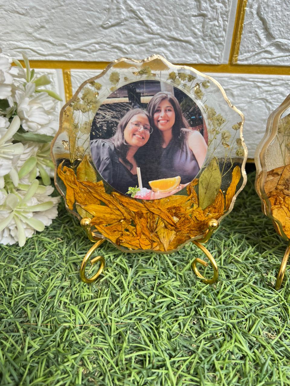 Resin 8inch round curve shape with Petals & Photo Flowers Preservation