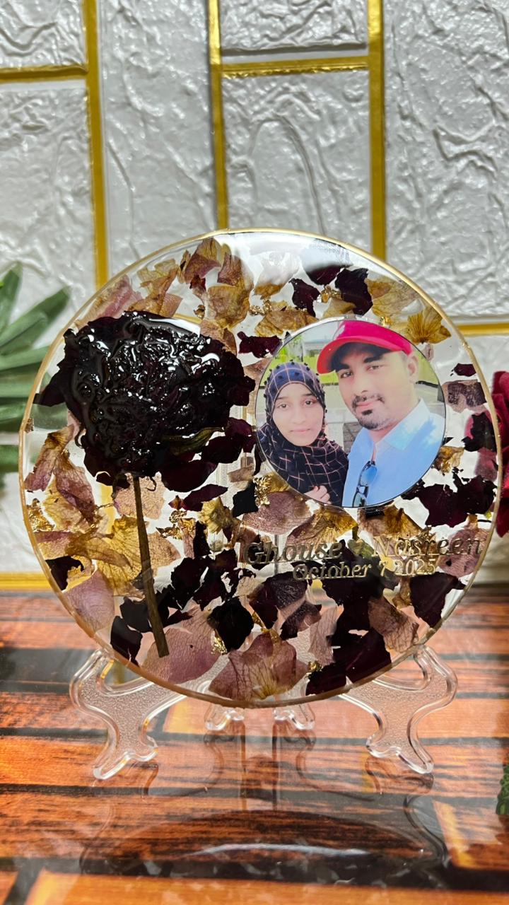 Resin 5inch round with base flowers petals with Photo & Text Side Flowers with stand Flowers Preservation