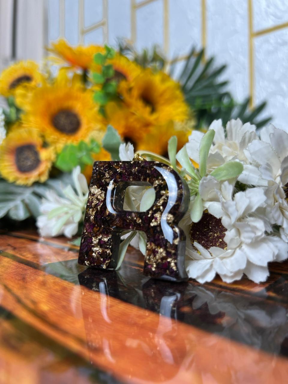 Resin Red Roses petals keychain with R shape Flowers preservation Keychian